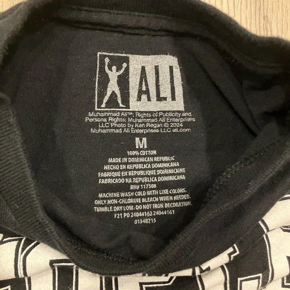Muhammad Ali Black Graphic T-Shirt - Picture 3 of 4